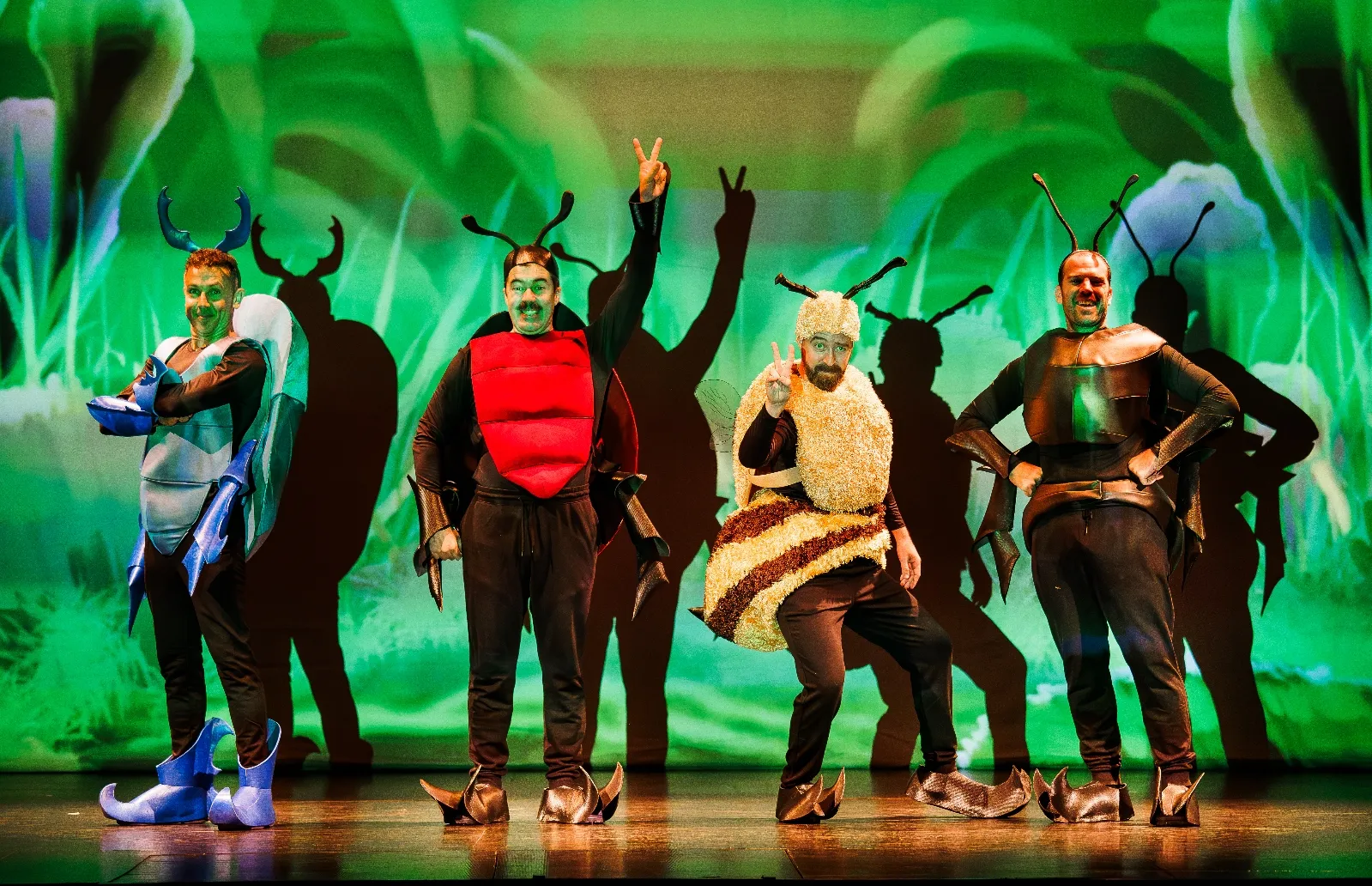 La compañía Spasmo Teatro durante algunas actuaciones 