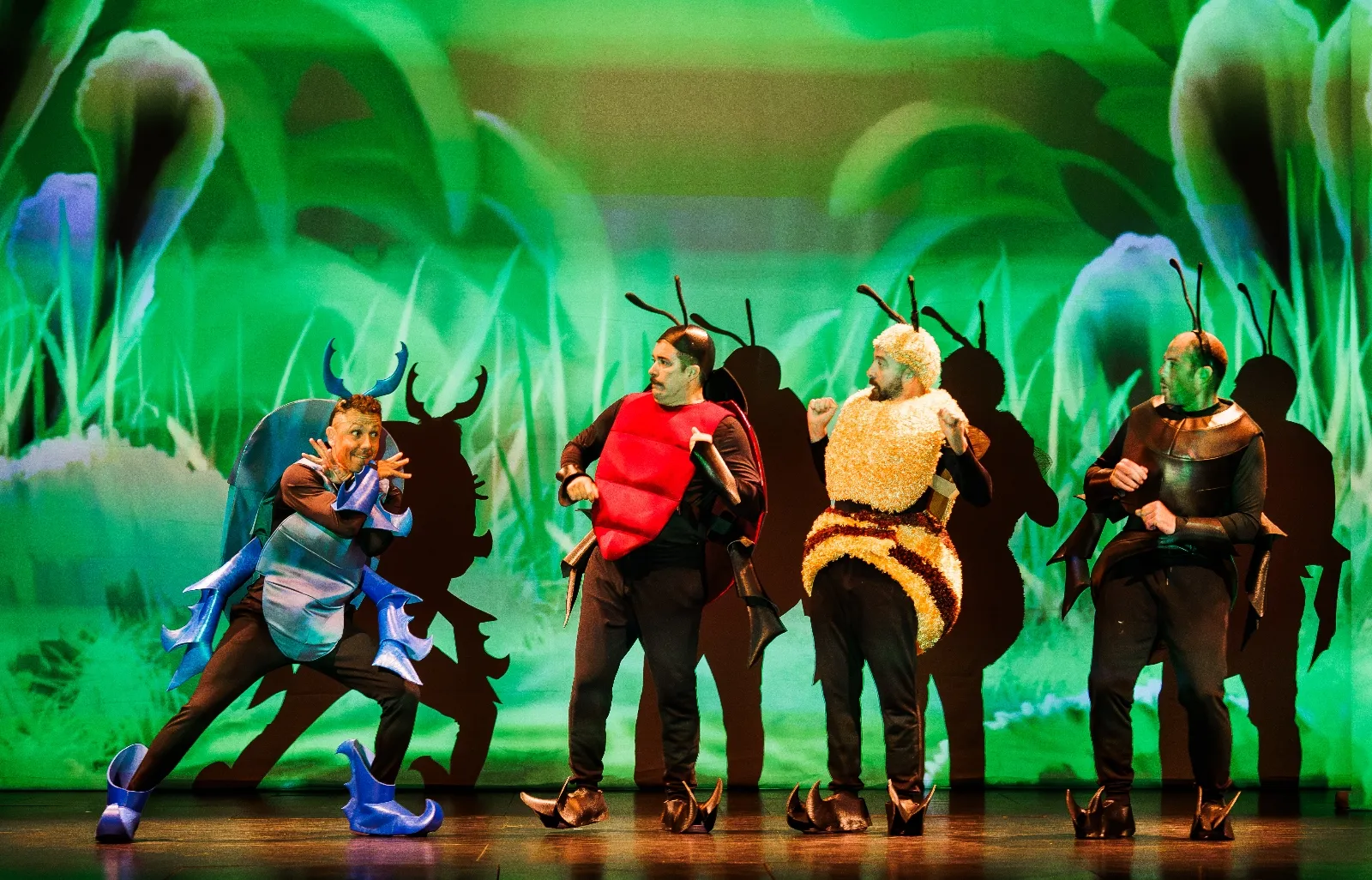 La compañía Spasmo Teatro durante algunas actuaciones 
