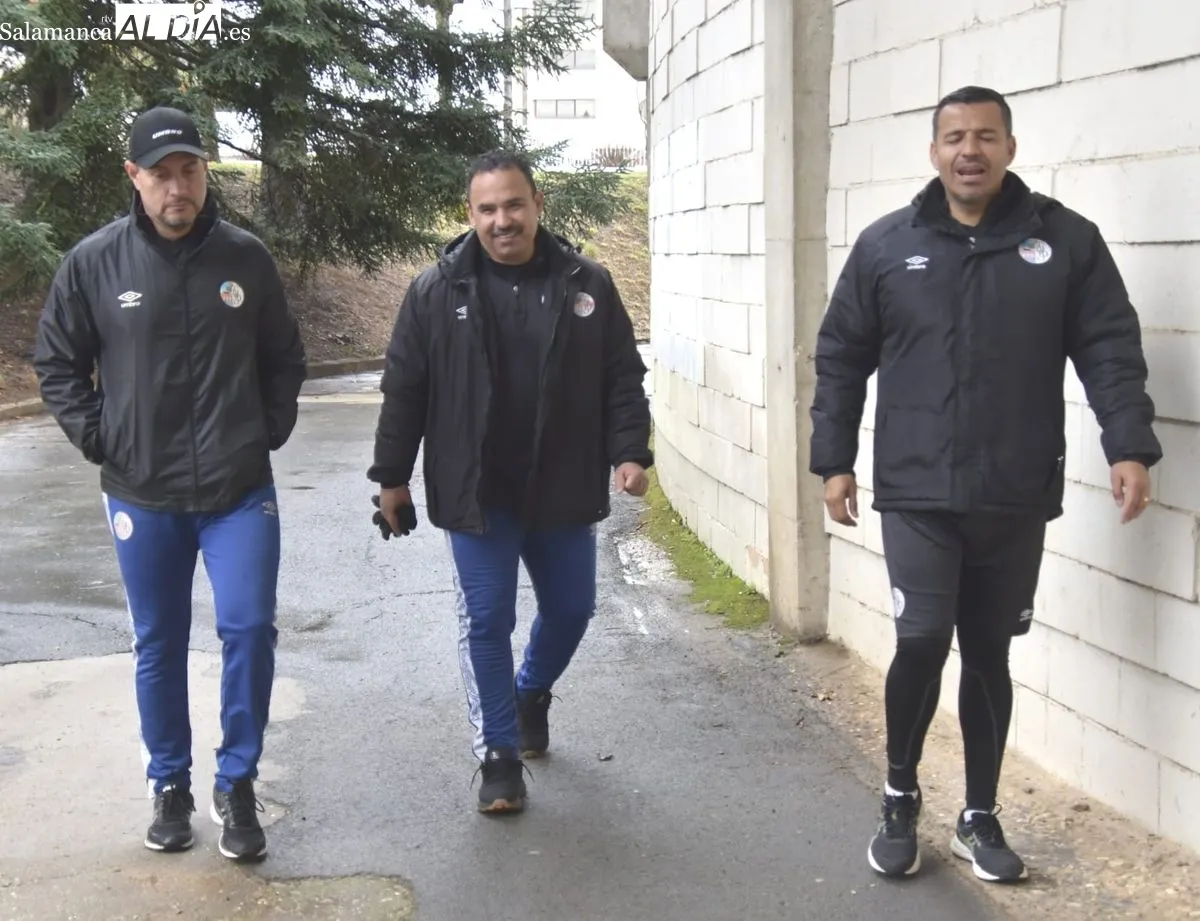 Técnicos del Salamanca UDS tras la sesión de gimnasio y recuperación de este martes