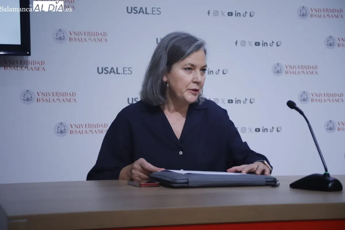 Presentación en la USAL de las XII Jornadas Científicas del INICO con Teresa Nieto. Foto de Ángel Puma