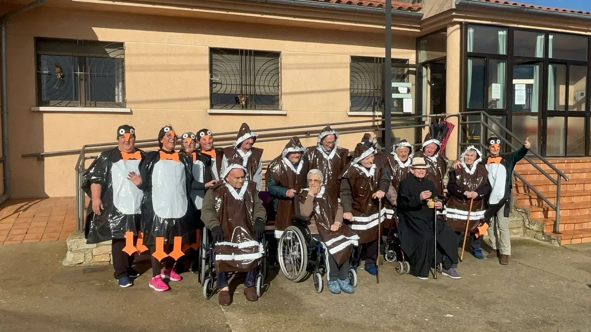 El Carnaval en la residencia de mayores de Almendra 
