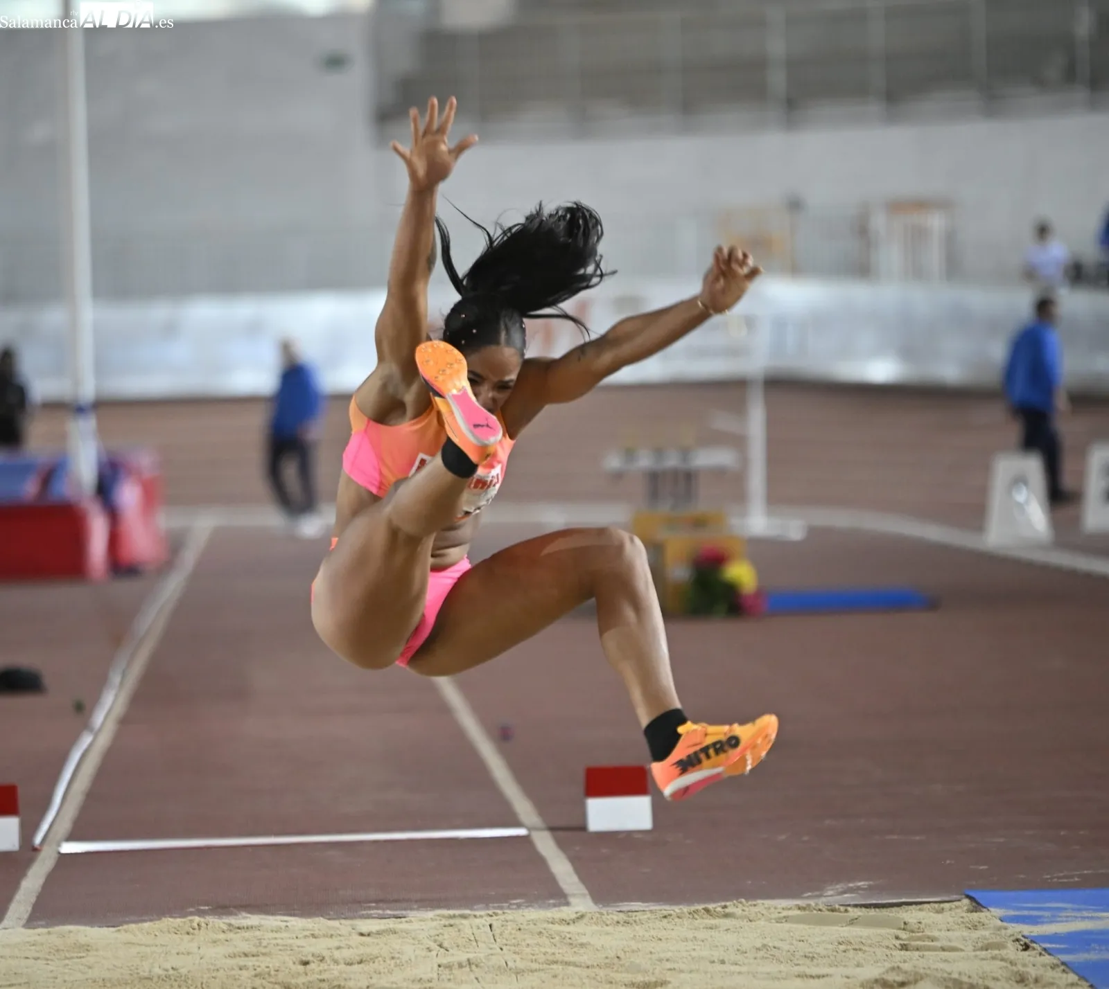 Foto 8 - Yulimar Rojas vuelve a la competici&oacute;n en Salamanca con un fiasco: abandono y sin m&iacute;nima para el Mundial de China (GALER&Iacute;A DE FOTOS)