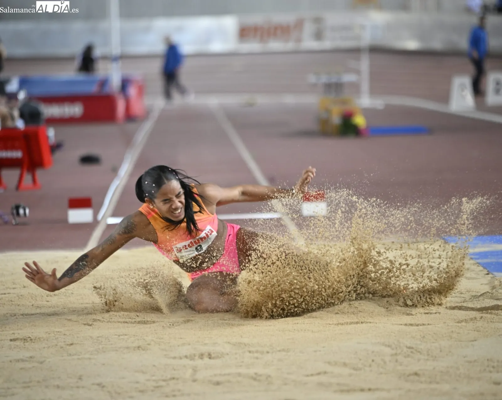Foto 5 - Yulimar Rojas vuelve a la competici&oacute;n en Salamanca con un fiasco: abandono y sin m&iacute;nima para el Mundial de China (GALER&Iacute;A DE FOTOS)