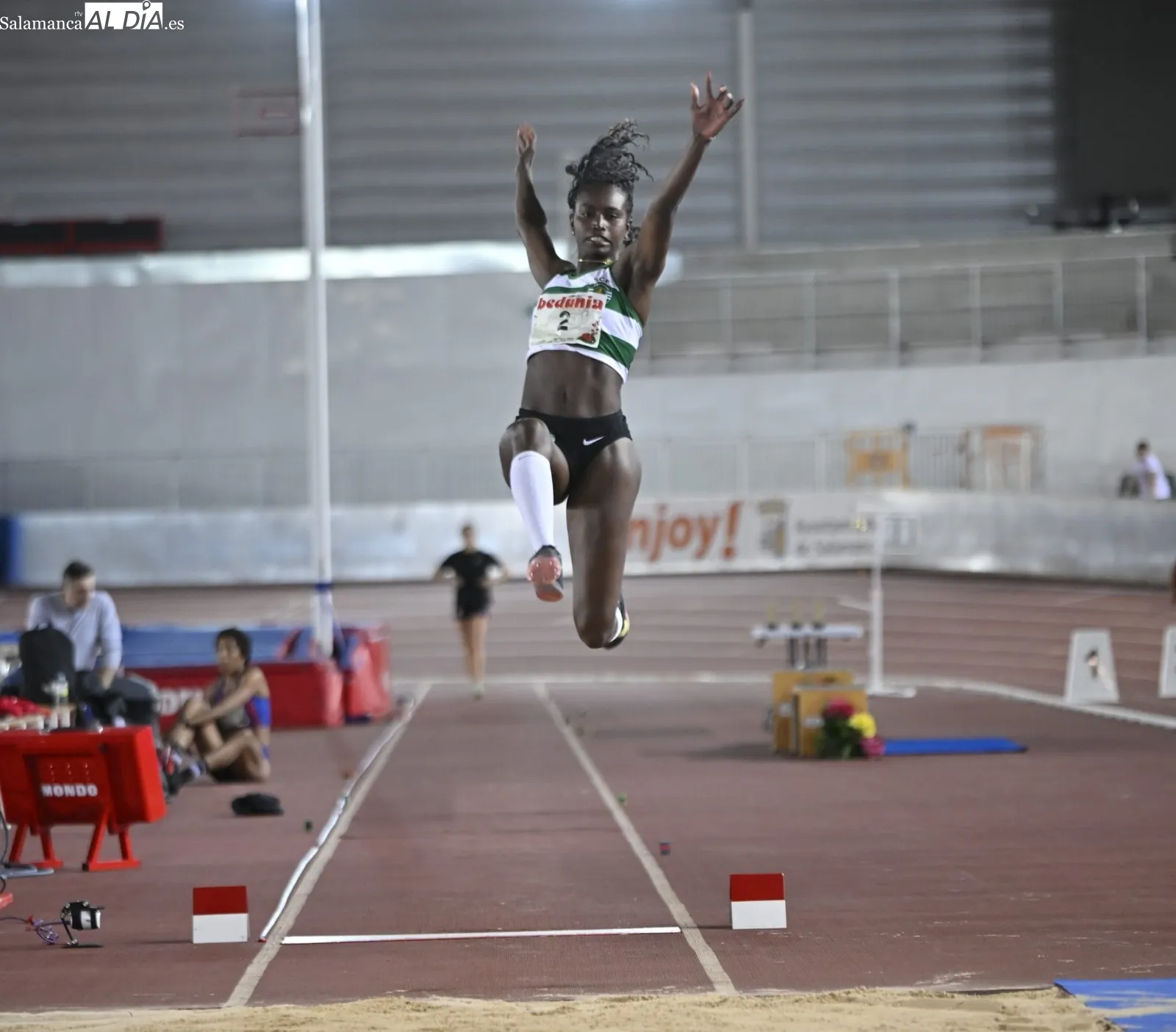 Foto 4 - Yulimar Rojas vuelve a la competici&oacute;n en Salamanca con un fiasco: abandono y sin m&iacute;nima para el Mundial de China (GALER&Iacute;A DE FOTOS)