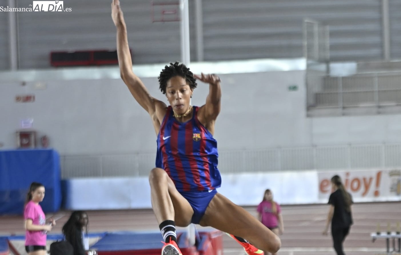 Yulimar Rojas vuelve a la competición en Salamanca con un fiasco: abandono y sin mínima para el Mundial de China (GALERÍA DE FOTOS)