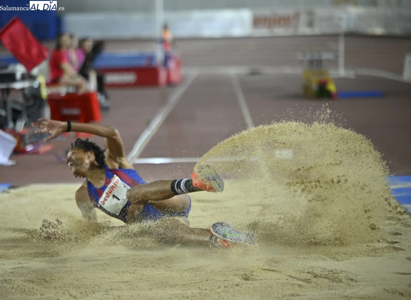 Foto 2 - Yulimar Rojas vuelve a la competici&oacute;n en Salamanca con un fiasco: abandono y sin m&iacute;nima para el Mundial de China (GALER&Iacute;A DE FOTOS)
