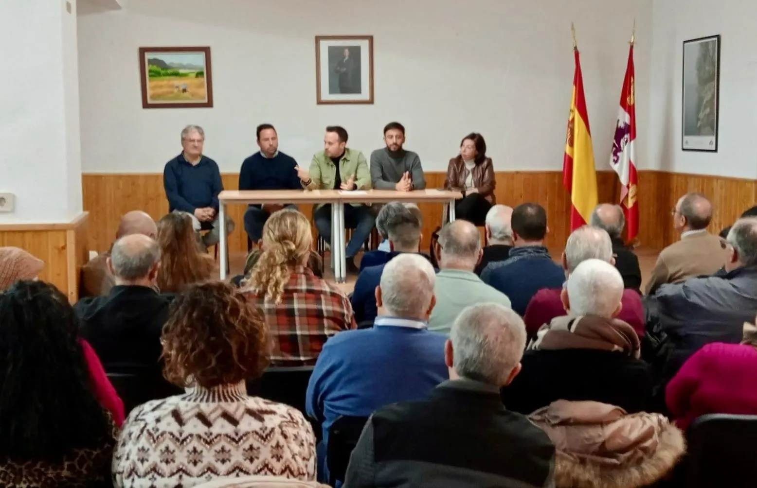 Foto 3 - Alcaldes y ediles del PSOE mantienen un encuentro en Morasverdes centrado en carreteras y sanidad