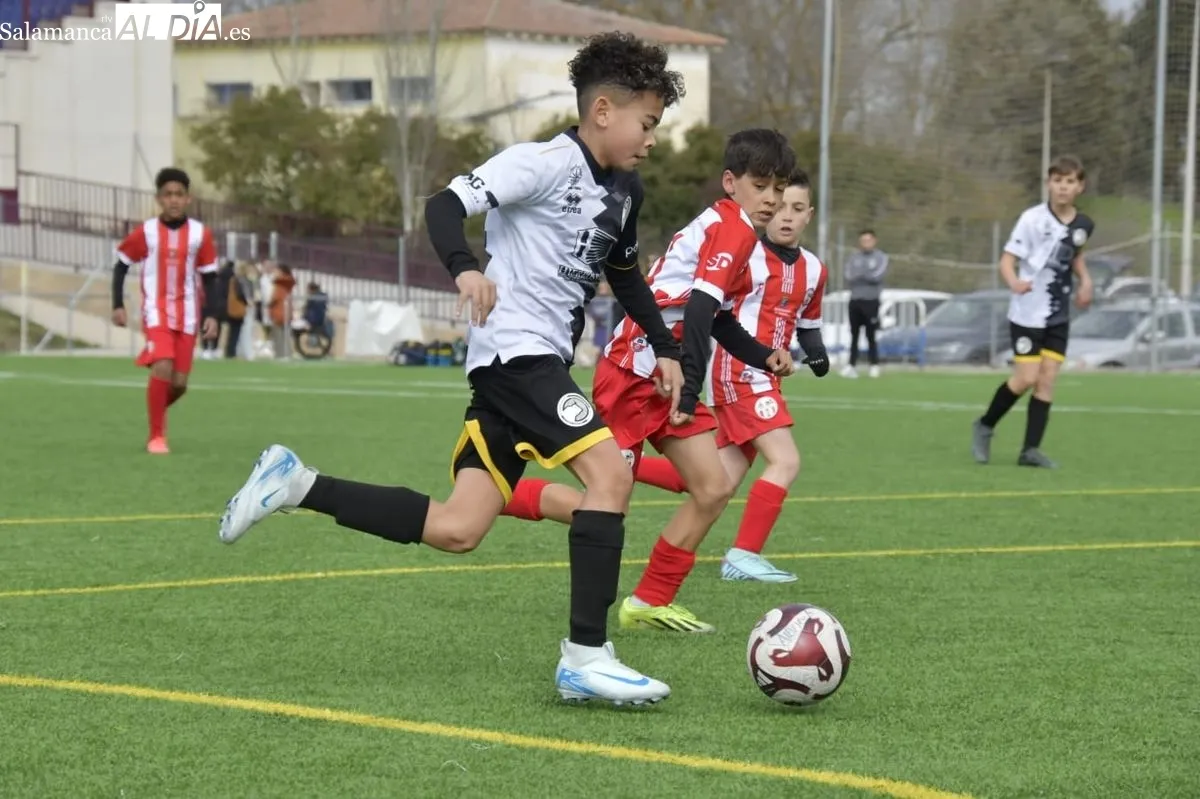 Foto 14 - El f&uacute;tbol base de Salamanca vive una nueva jornada de Liga para ir entrando en su recta final (GALER&Iacute;A DE FOTOS) 