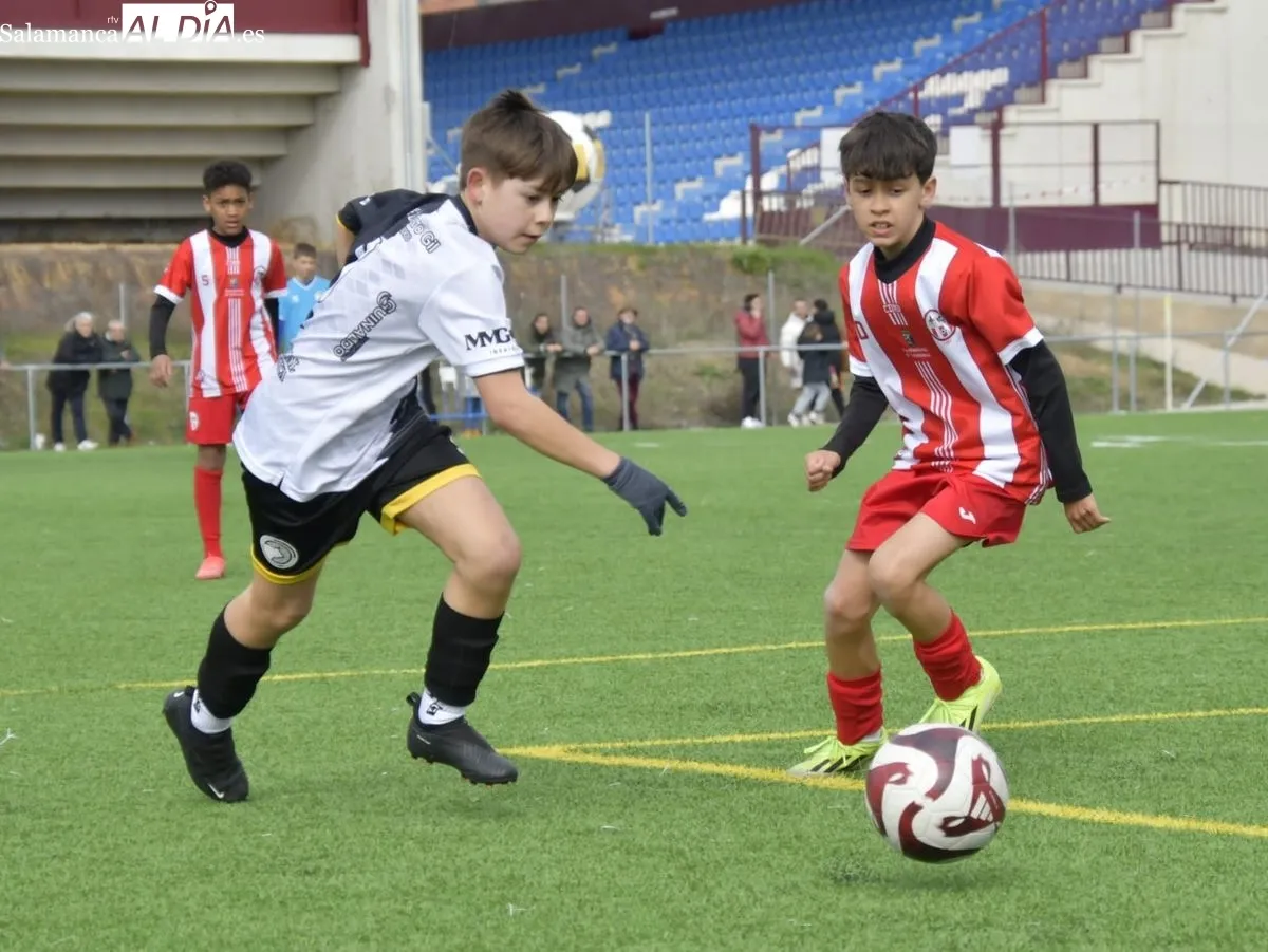 Foto 13 - El f&uacute;tbol base de Salamanca vive una nueva jornada de Liga para ir entrando en su recta final (GALER&Iacute;A DE FOTOS) 