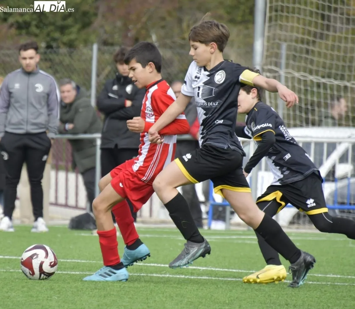 Foto 12 - El f&uacute;tbol base de Salamanca vive una nueva jornada de Liga para ir entrando en su recta final (GALER&Iacute;A DE FOTOS) 