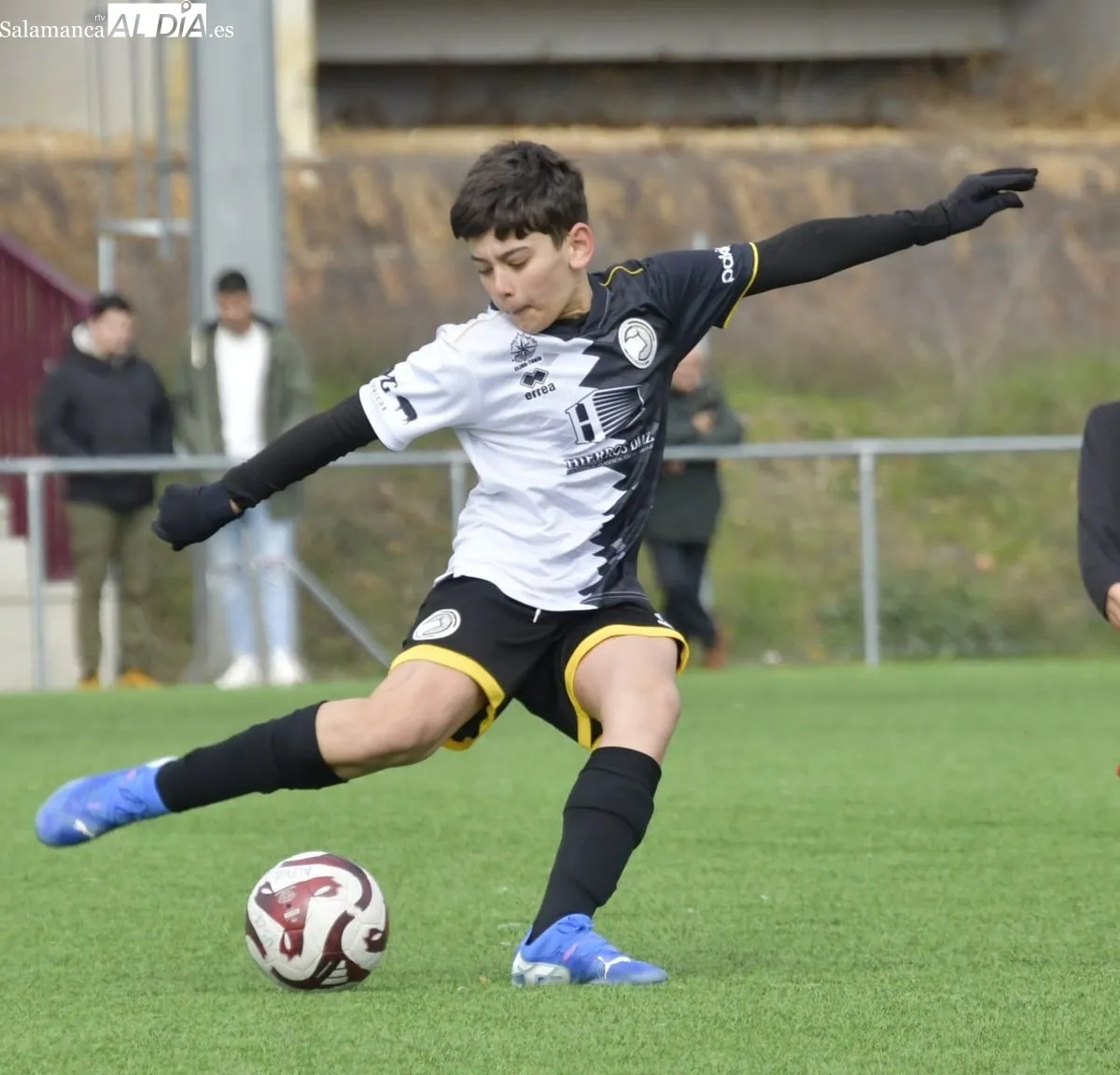 Foto 11 - El f&uacute;tbol base de Salamanca vive una nueva jornada de Liga para ir entrando en su recta final (GALER&Iacute;A DE FOTOS) 