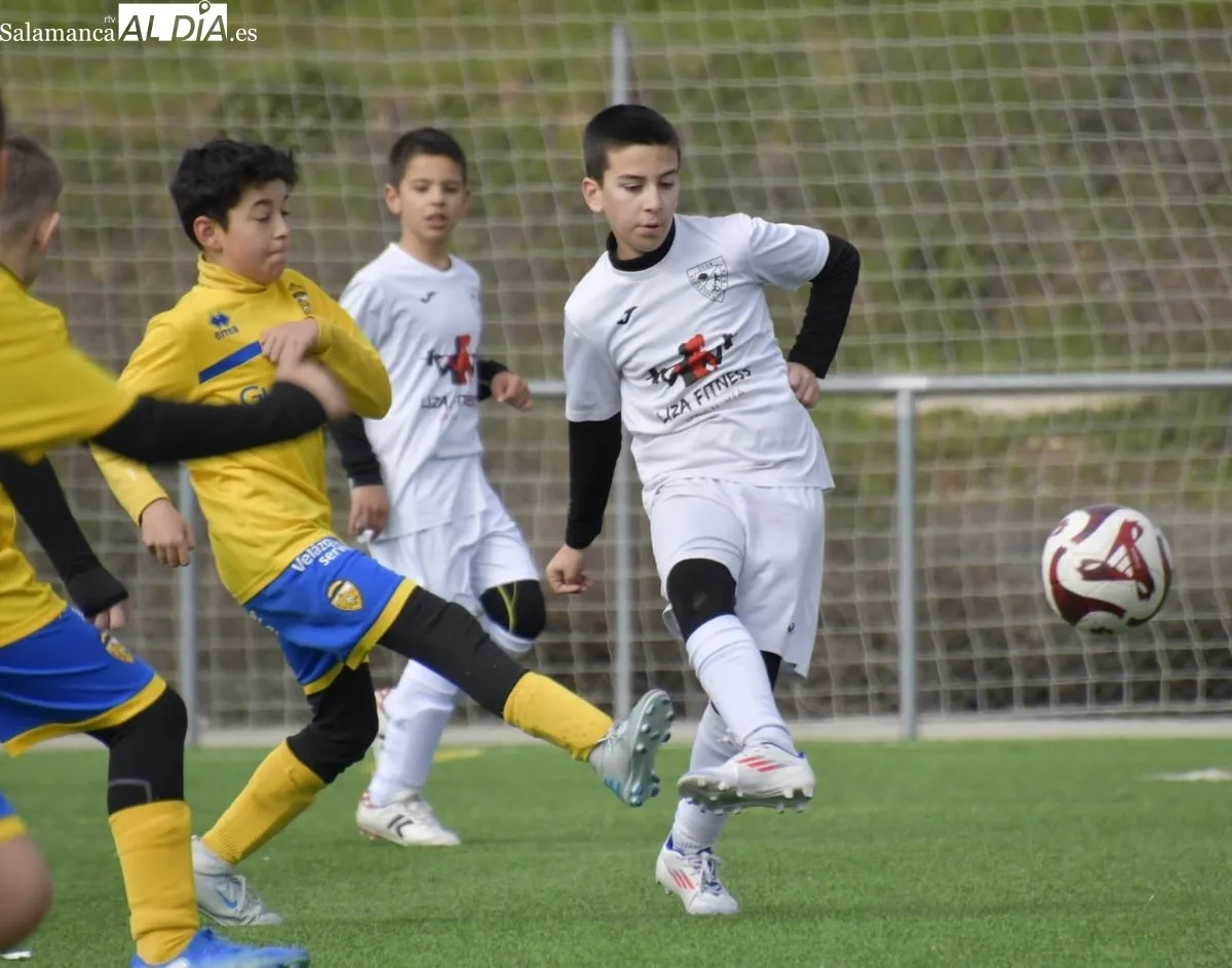 Foto 3 - El f&uacute;tbol base de Salamanca vive una nueva jornada de Liga para ir entrando en su recta final (GALER&Iacute;A DE FOTOS) 
