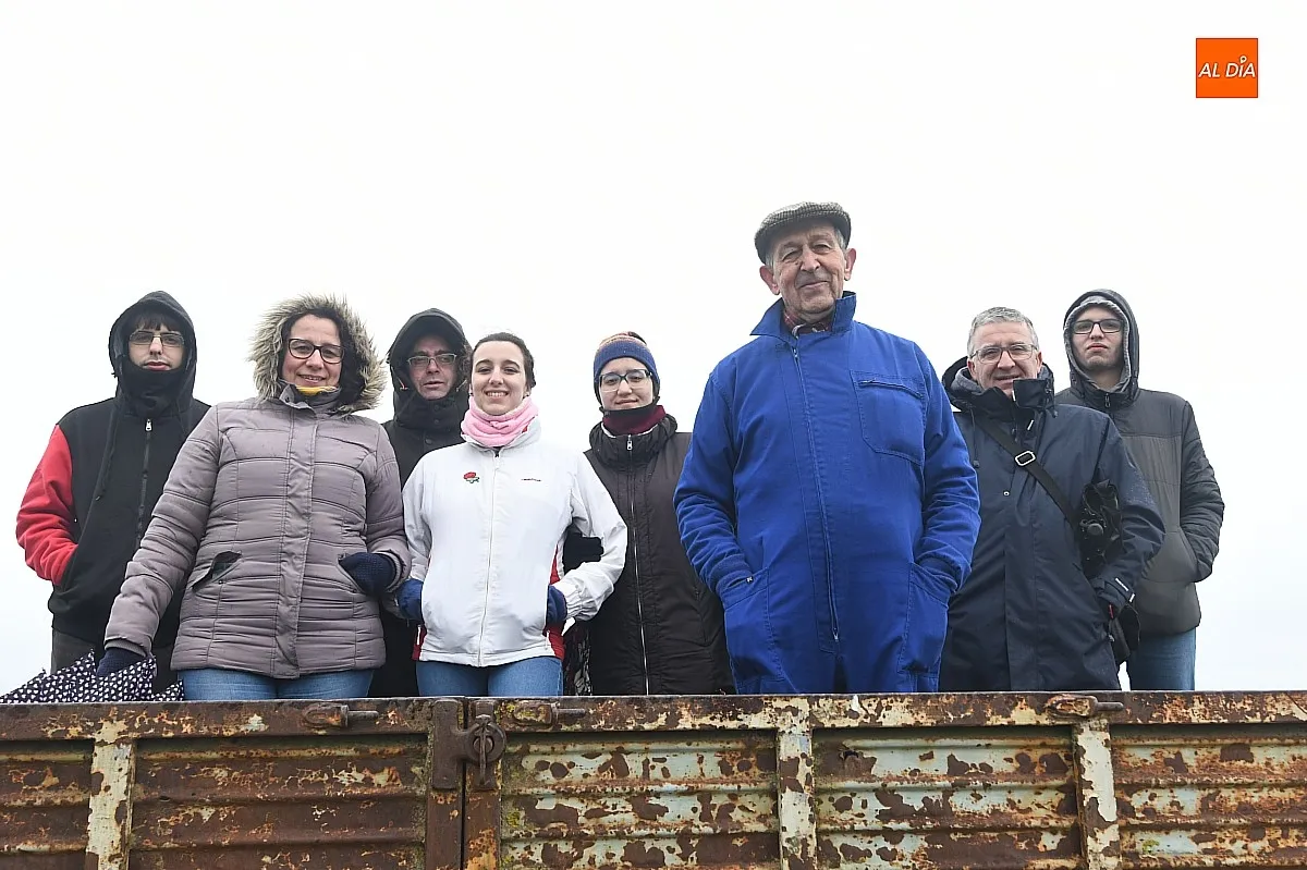 Foto 7 - M&uacute;ltiples pe&ntilde;as y familias disfrutan de los cl&aacute;sicos almuerzos camperos al hilo del encierro