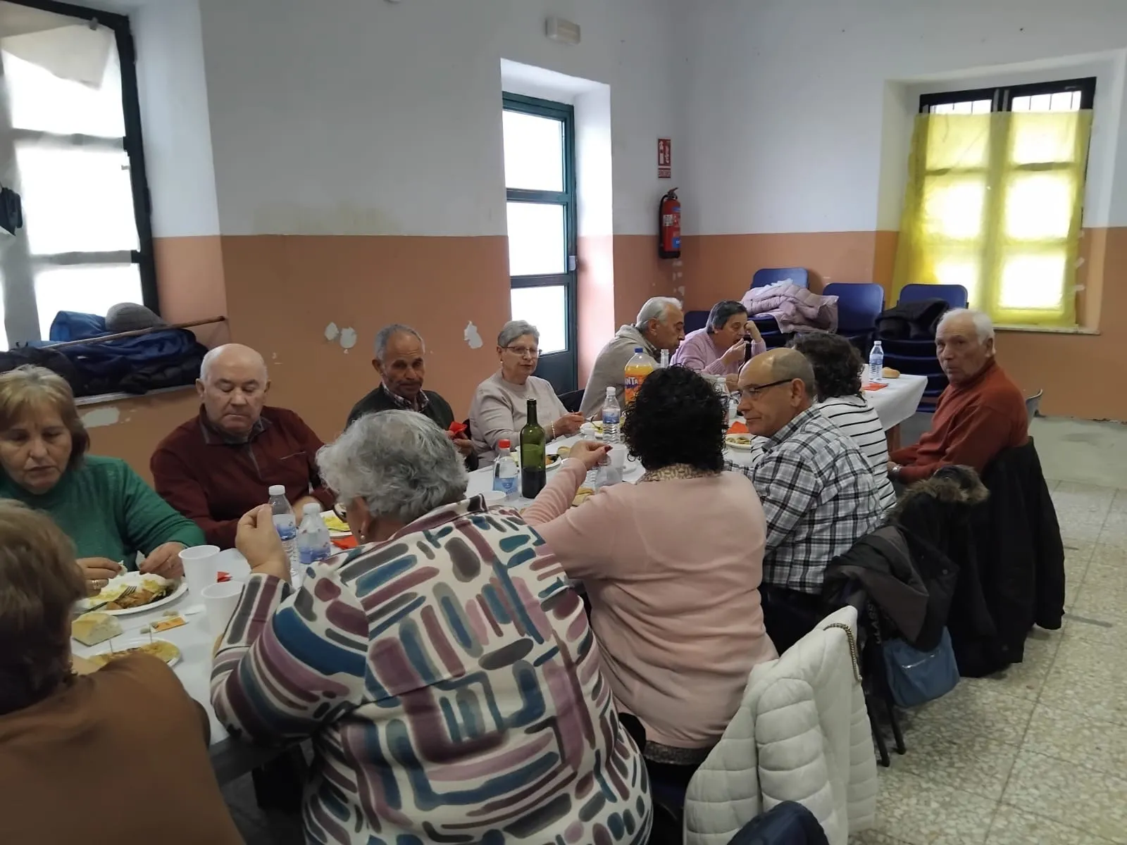 Foto 10 - M&aacute;s de 130 personas se re&uacute;nen en Cantalpino para celebrar el D&iacute;a del Padre gracias a la asociaci&oacute;n de mayores