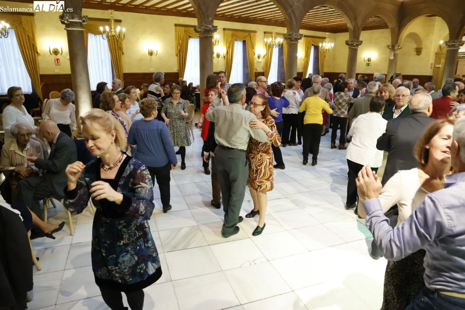 Baile de mayores en el Casino de Salamanca