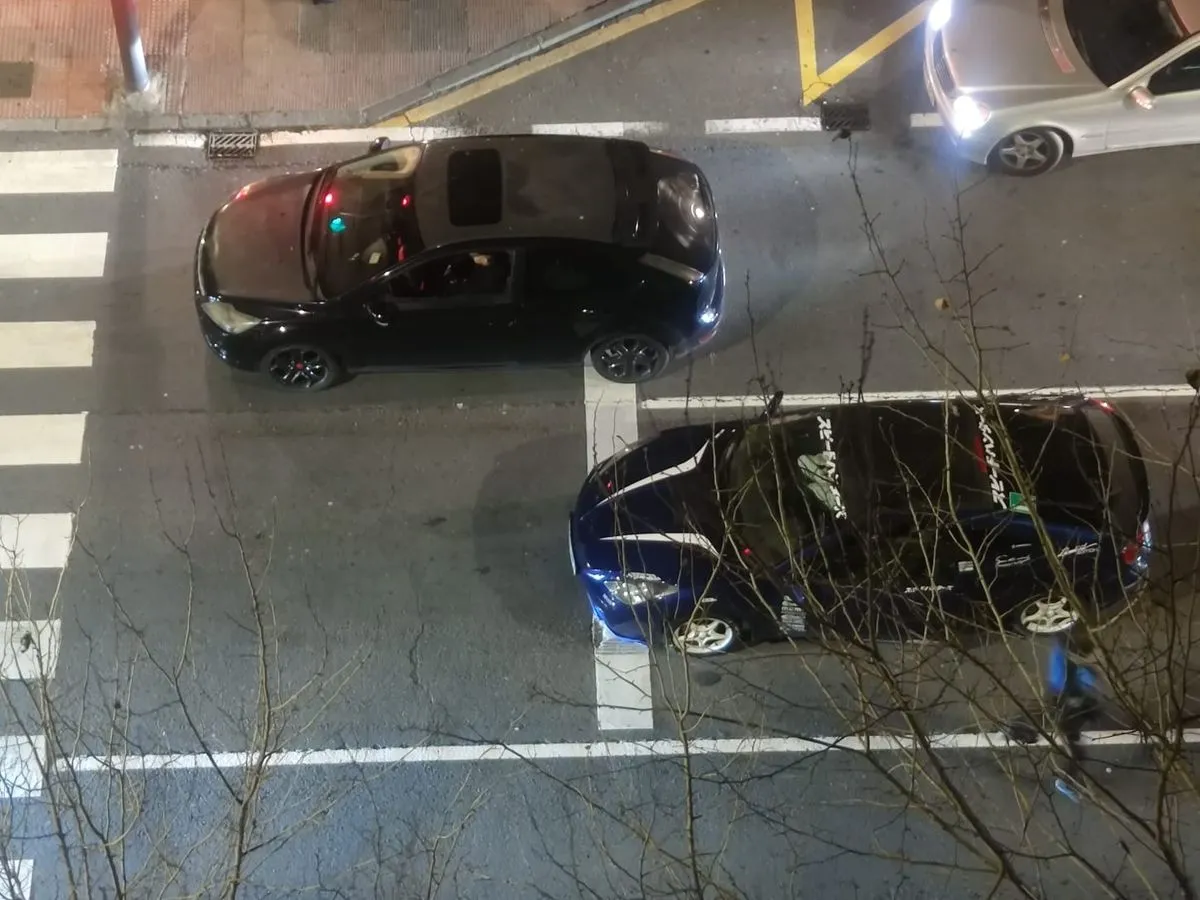 Imágenes de la Gran Vía durante las carreras ilegales de la noche del viernes