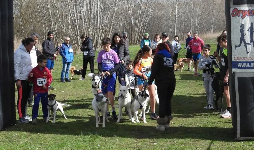 Foto 10 - Pedro L&oacute;pez y Adriana Alarcos brillan en el canicross de Alba de Tormes