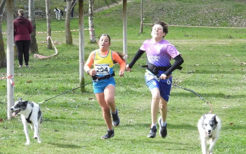 Foto 8 - Pedro L&oacute;pez y Adriana Alarcos brillan en el canicross de Alba de Tormes