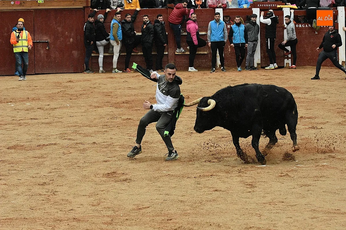 Foto 8 - Animada capea, con Victorino incluido, con dos grandes sustos producto de sendos resbalones