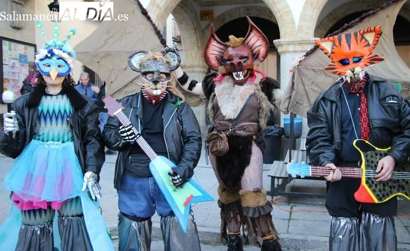 Foto 10 - Los Furbys ganan el concurso de disfraces en Alba de Tormes