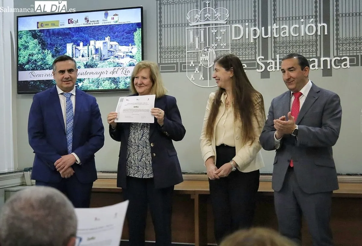 Entrega de diplomas a los diez participantes de la Acción en Alternancia de Formación y Empleo (AFE) 
