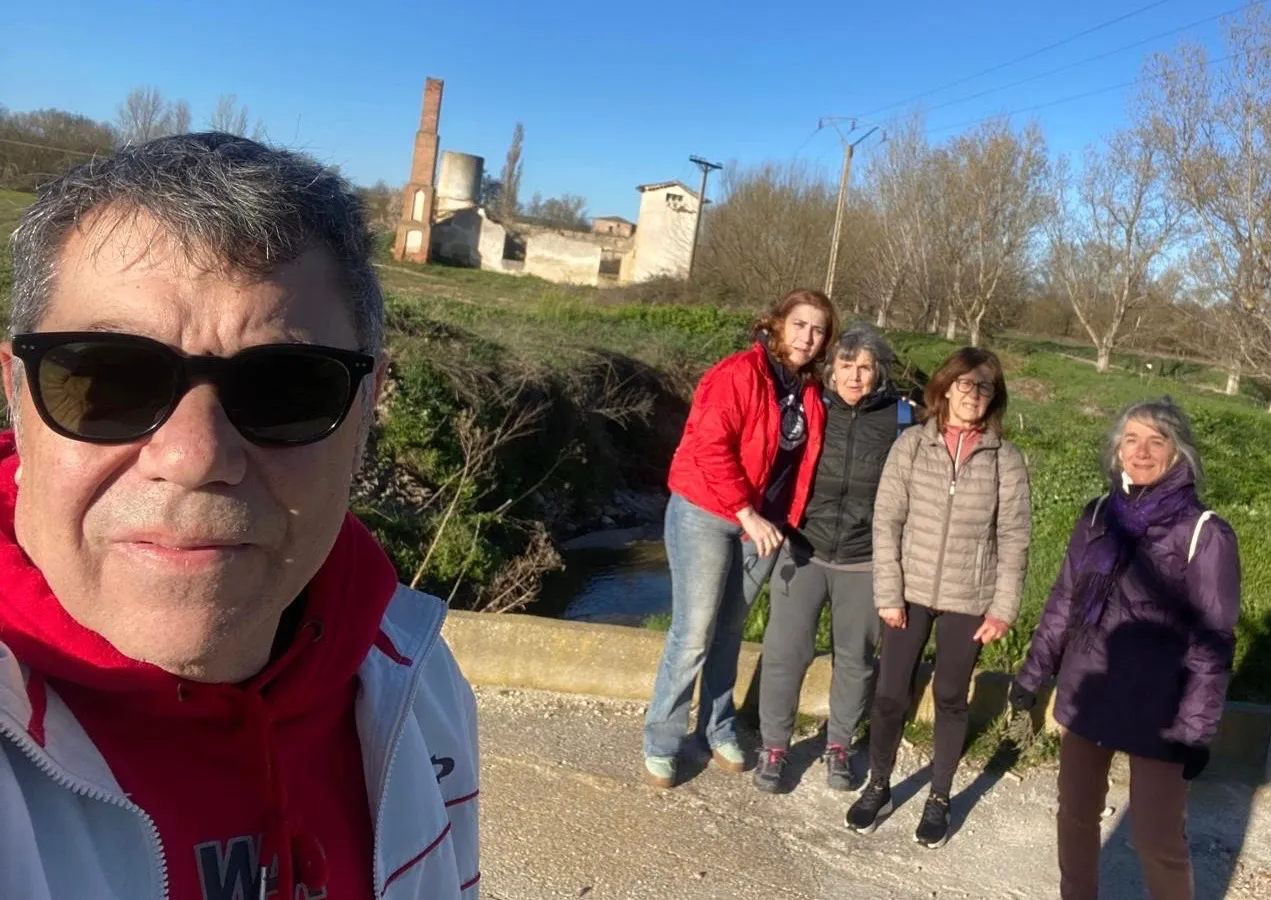 Foto 2 - La Asociaci&oacute;n Me Permito da la bienvenida a la primavera con un paseo y desayuno saludable en Macotera