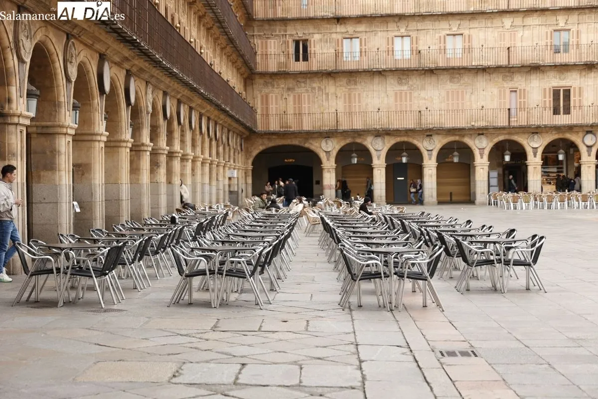 Ambiente en el centro de Salamanca en esta fría tarde de domingo. Fotos: David Sañudo