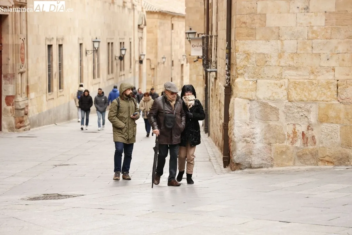 Ambiente en el centro de Salamanca en esta fría tarde de domingo. Fotos: David Sañudo