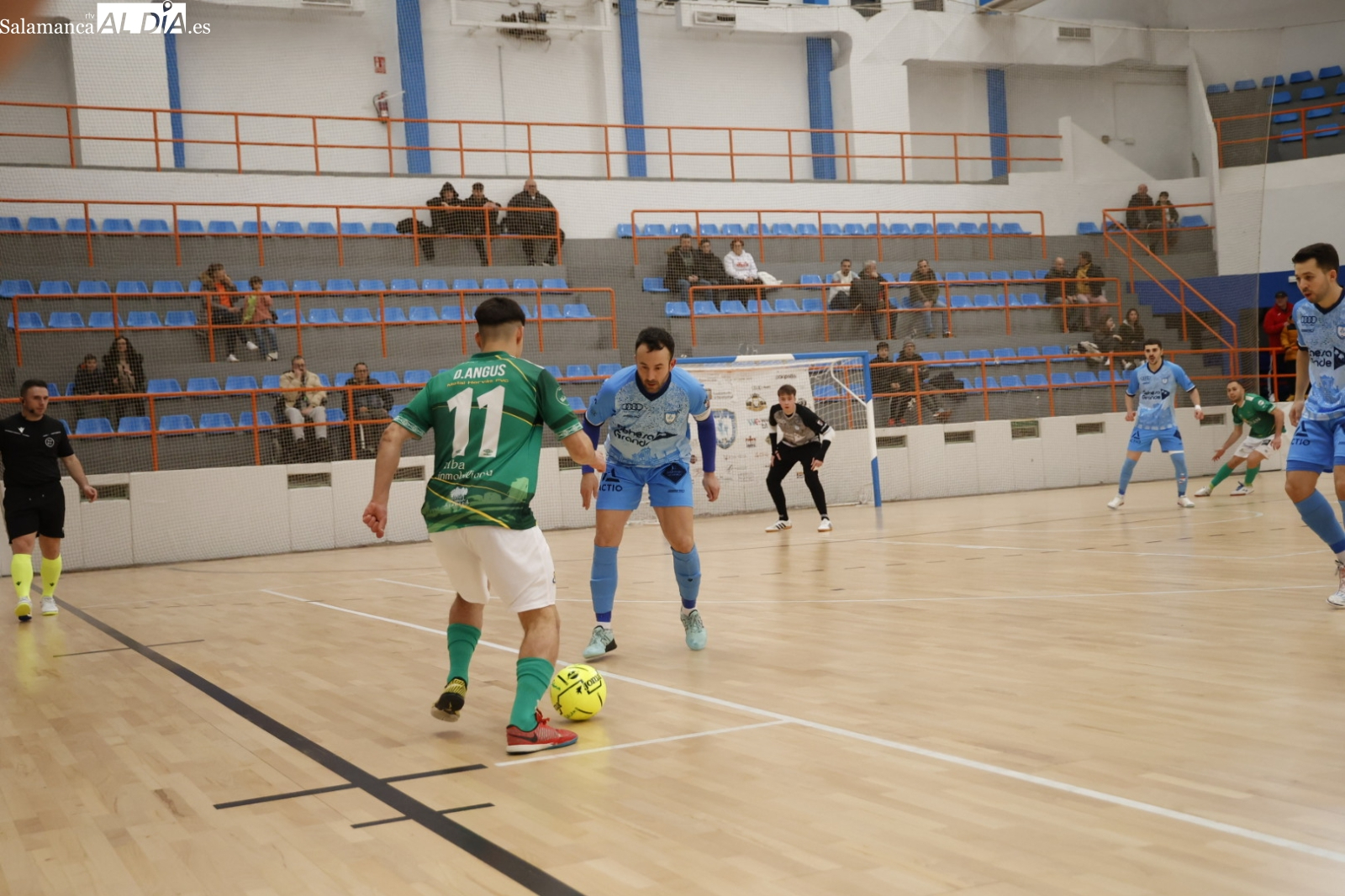 El Salamanca FS gana al Xove FS para mantener el pulso por el playoff (3-5)