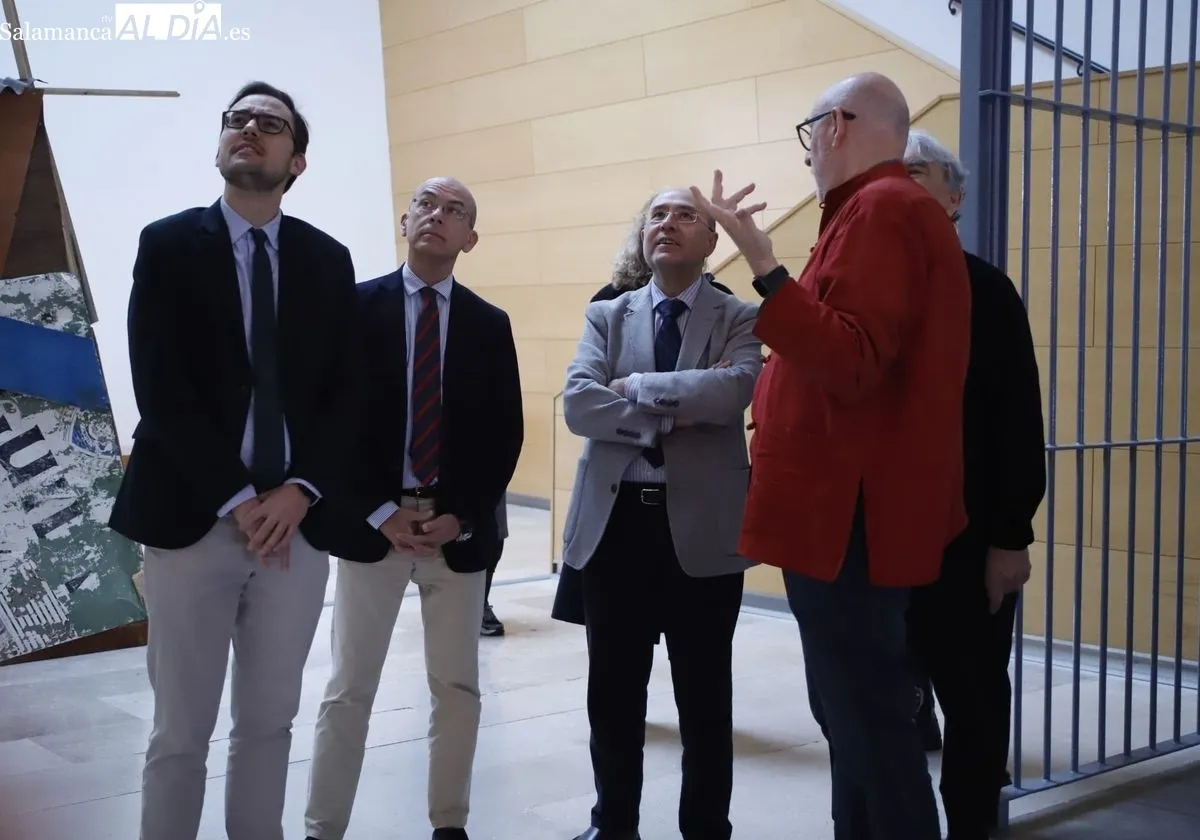  Presentación en el Da2 de la exposición 'Topologías intempestivas' del artista Ángel Marcos. Foto de Ángel Puma