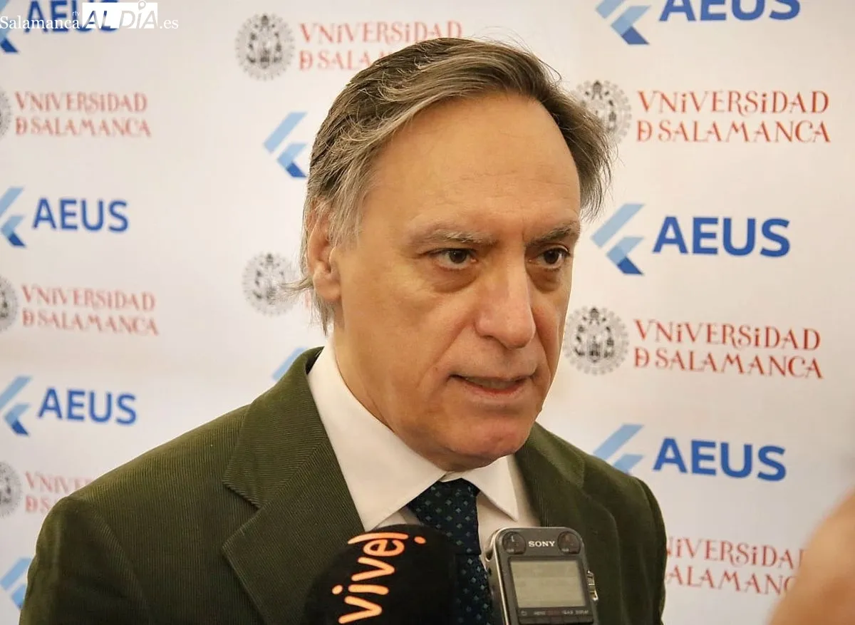 Inauguración del 40 aniversario de AEUS en el Colegio Fonseca. Foto de David Domínguez