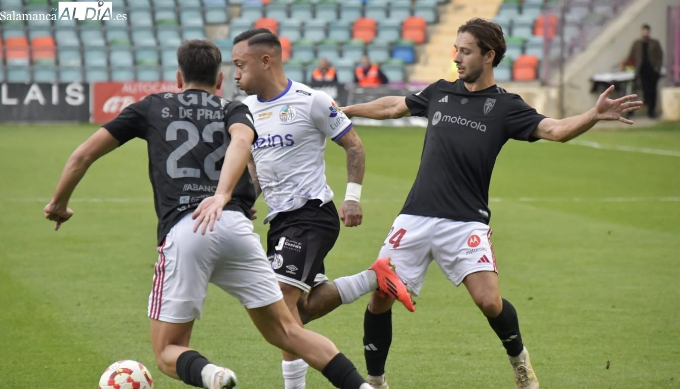 El Compostela - Salamanca UDS, fijado en un horario que imposibilita el desplazamiento de la afición 