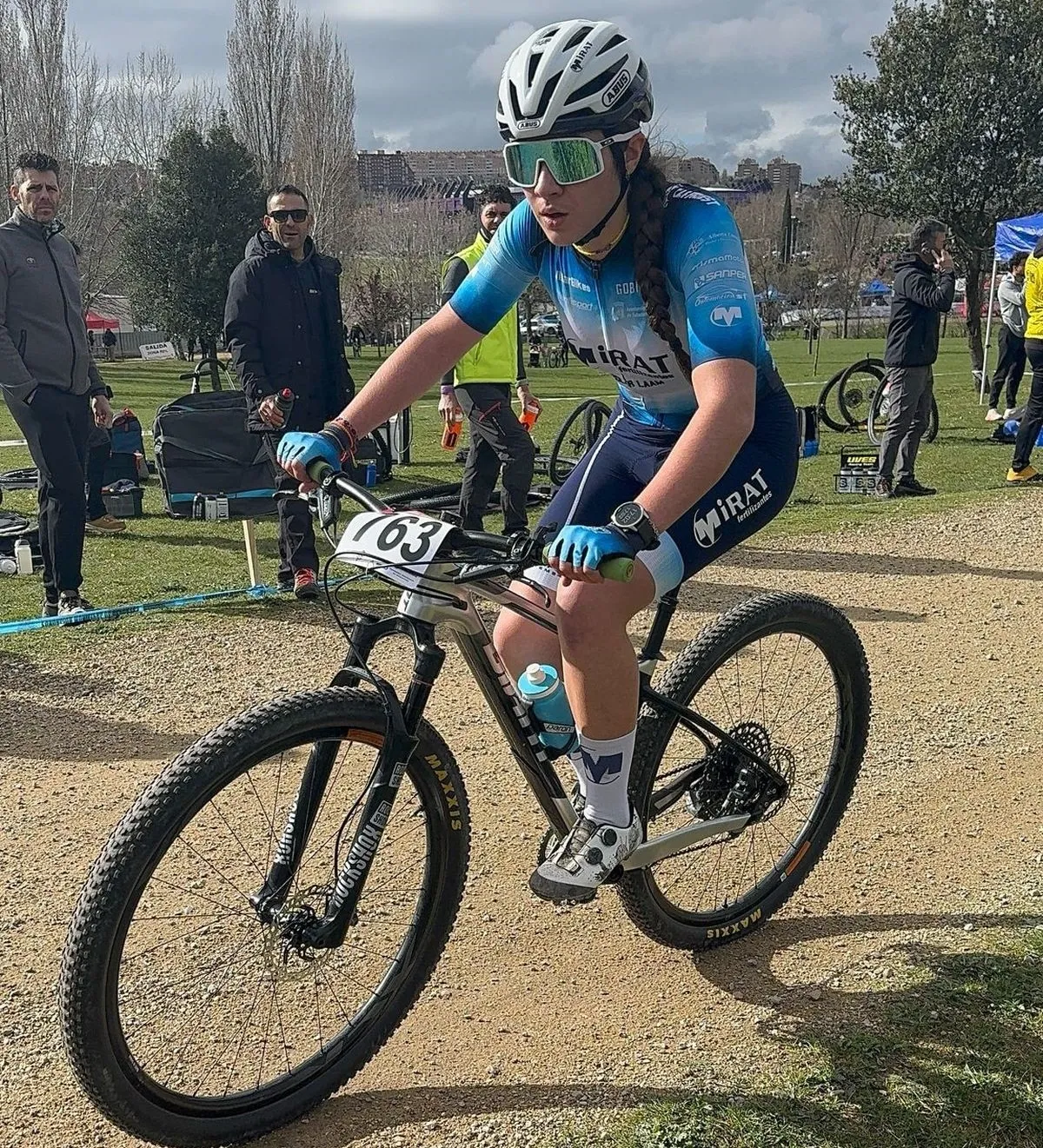 Gisela Herrero del Mirat Team en el rock garden de Las Contiendas, en Valladolid, donde ganaba la segunda puntuable de la Copa de España Cadete de XCO