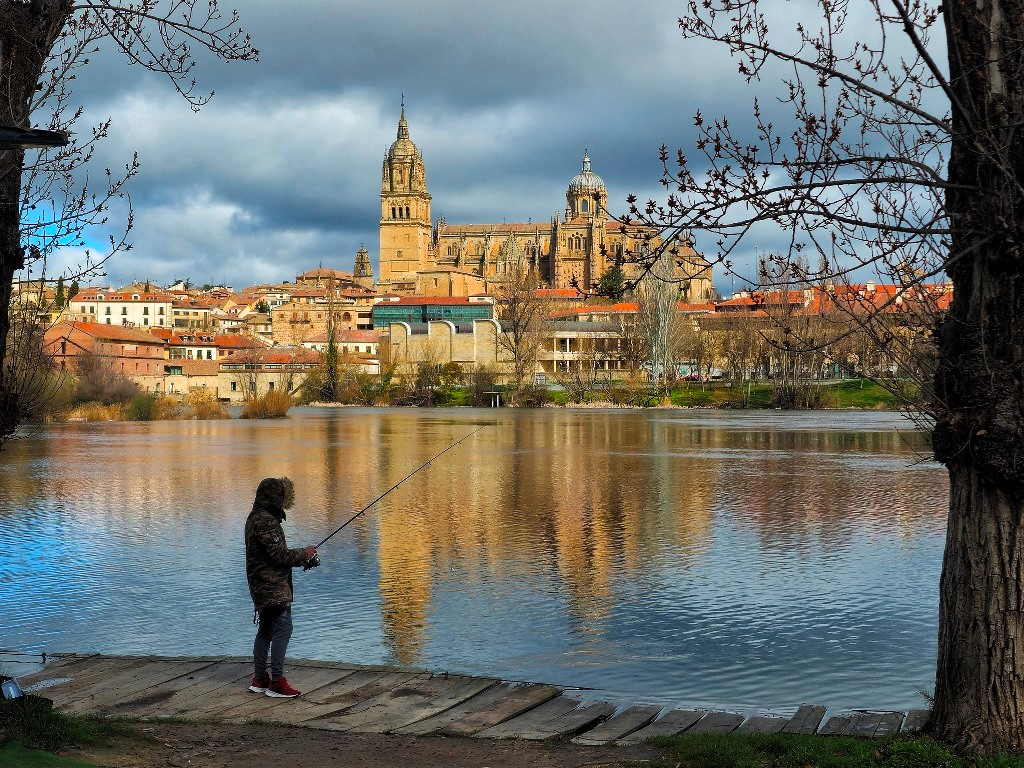 Río Tormes a su paso por Salamanca