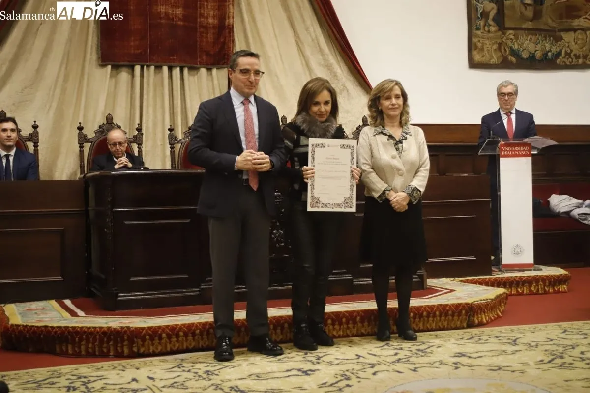 Entrega en el Paraninfo de la USAL de los premios  galardones María de Maeztu y Gloria Begué. Foto de Ángel Puma