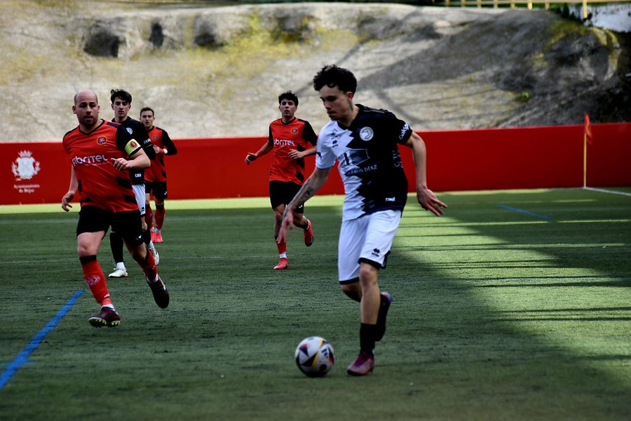 El filial de Unionistas asalta Béjar y continúa firme en busca del ascenso (1-2)