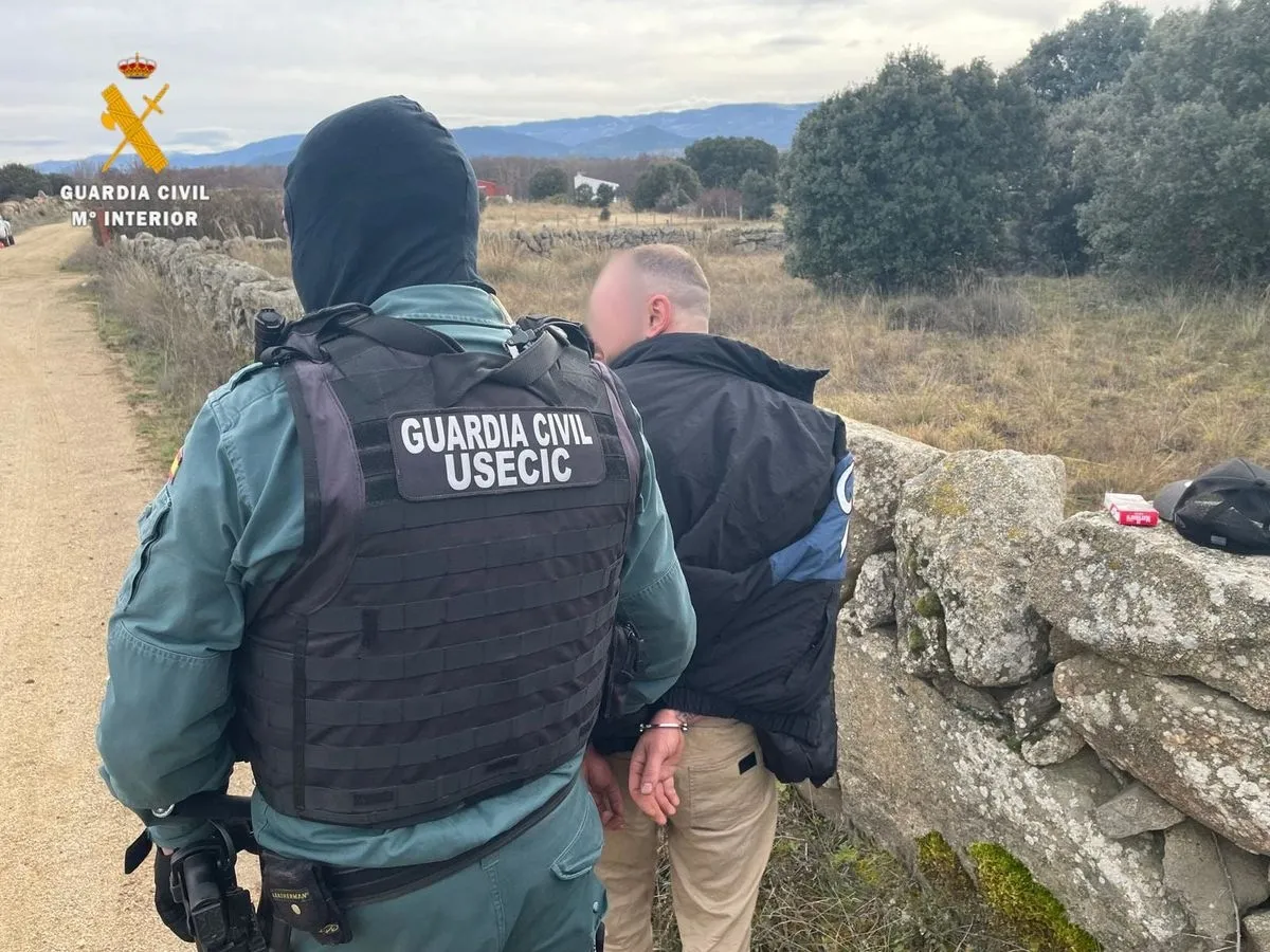 Un amplio operativo de la Guardia Civil, con apoyo de drones y helicóptero, permitió la detención de los asaltantes y una colaboradora en el violento asalto de una casa en Puente del Congosto