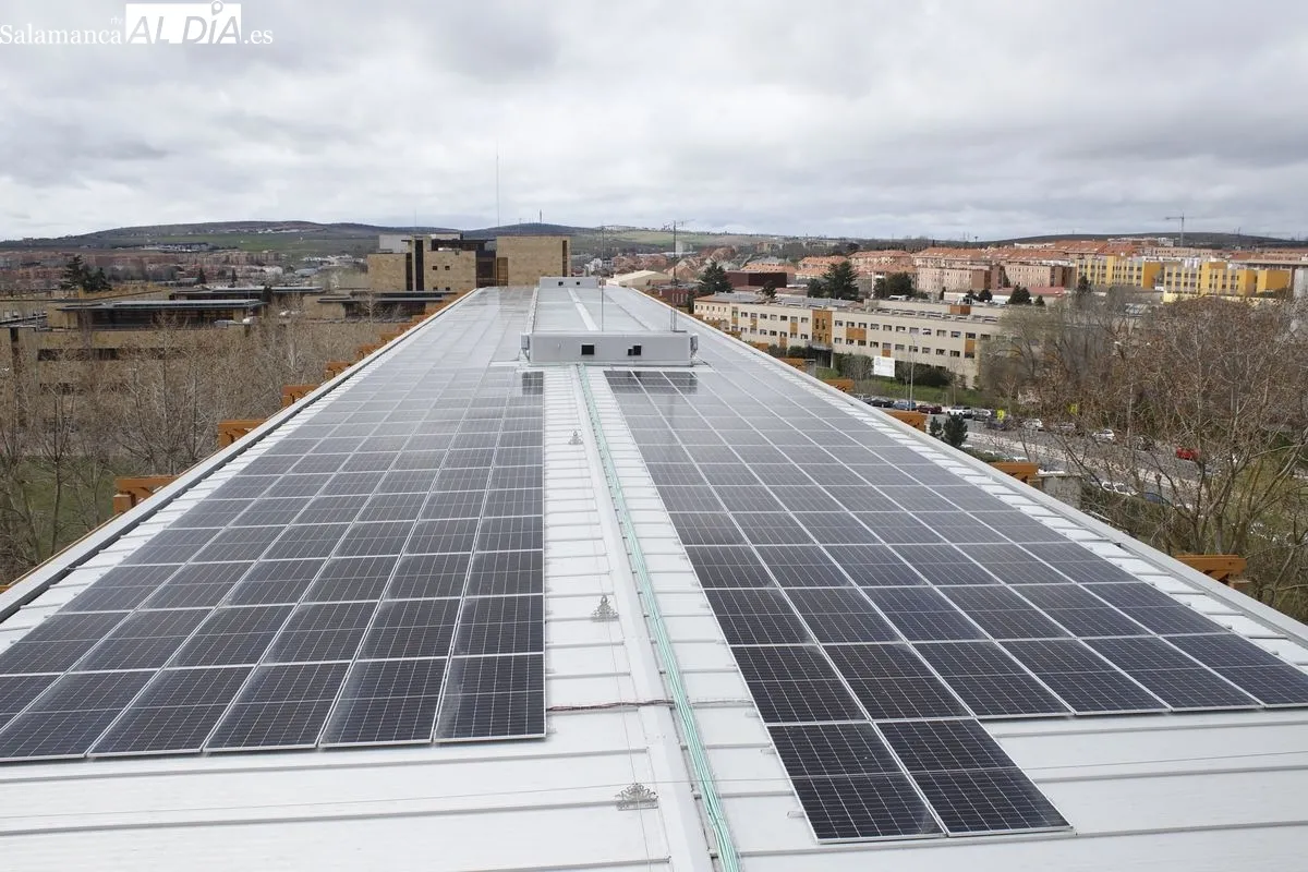 Presentación del ambicioso sistema de autoconsumo solar de la USAL que le permitirá ahorrar 250.000 euros anuales en su factura eléctrica