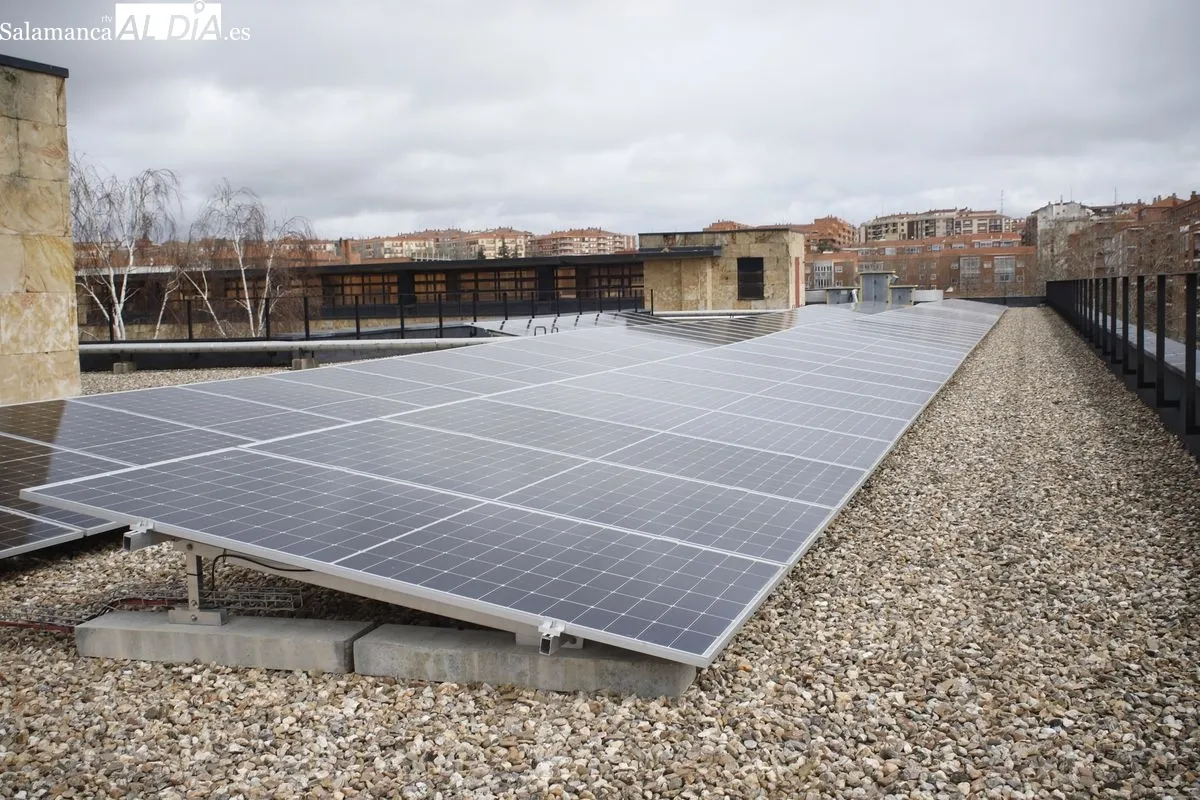 Presentación del ambicioso sistema de autoconsumo solar de la USAL que le permitirá ahorrar 250.000 euros anuales en su factura eléctrica