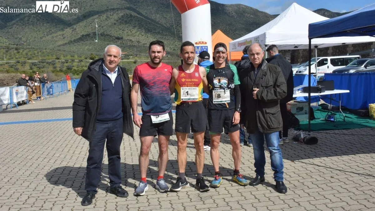 El muelle de Vega Terrón fue la meta de la carrera que discurrió por los railes de la vía férrea
