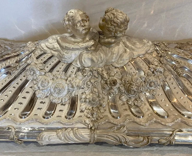 Foto 4 - La urna de plata de Santa Teresa brilla de nuevo en Toledo