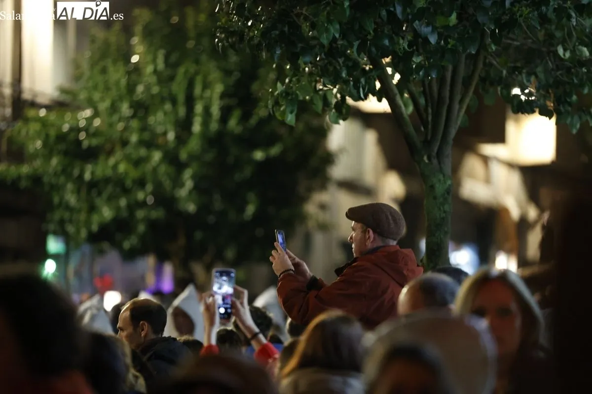 Procesión de la Hermandad Franciscana con el Cristo de la Humildad. Fotos: David Sañudo