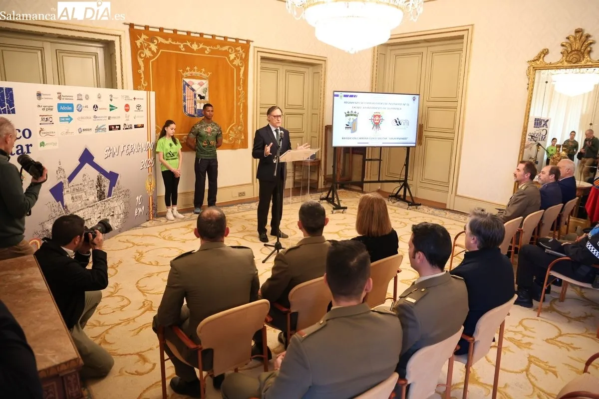 Presentación en el Ayuntamiento de Salamanca de la XIII Carrera Cívico-Militar 'San Fernando'. Foto de David Sañudo