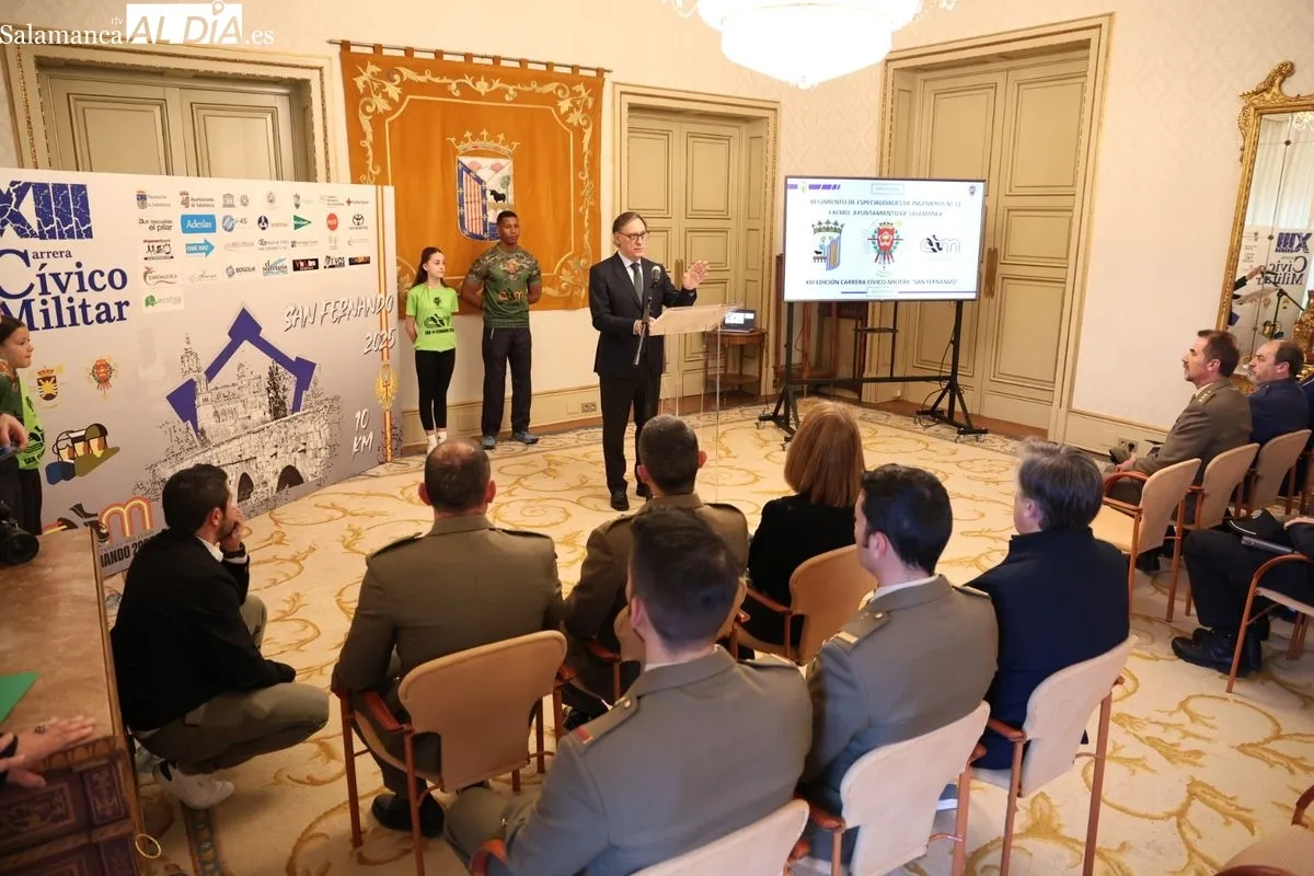 Presentación en el Ayuntamiento de Salamanca de la XIII Carrera Cívico-Militar 'San Fernando'. Foto de David Sañudo