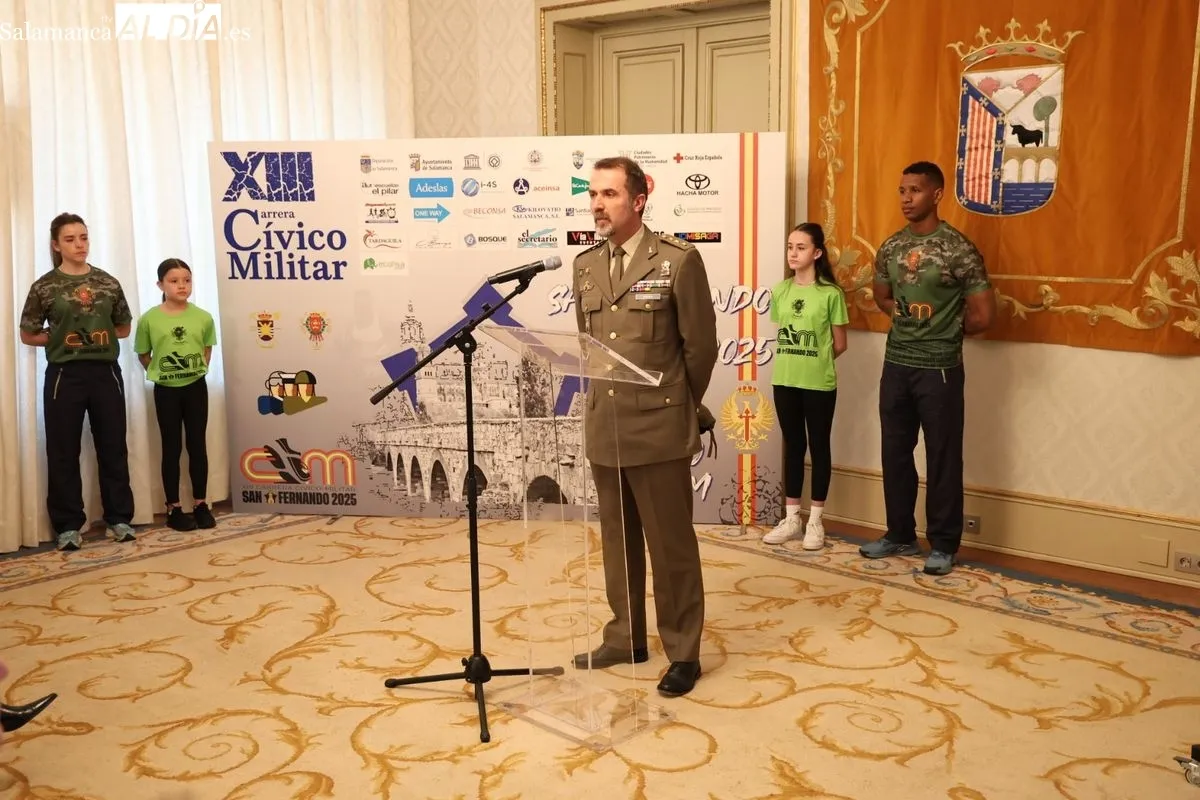 Presentación en el Ayuntamiento de Salamanca de la XIII Carrera Cívico-Militar 'San Fernando'. Foto de David Sañudo