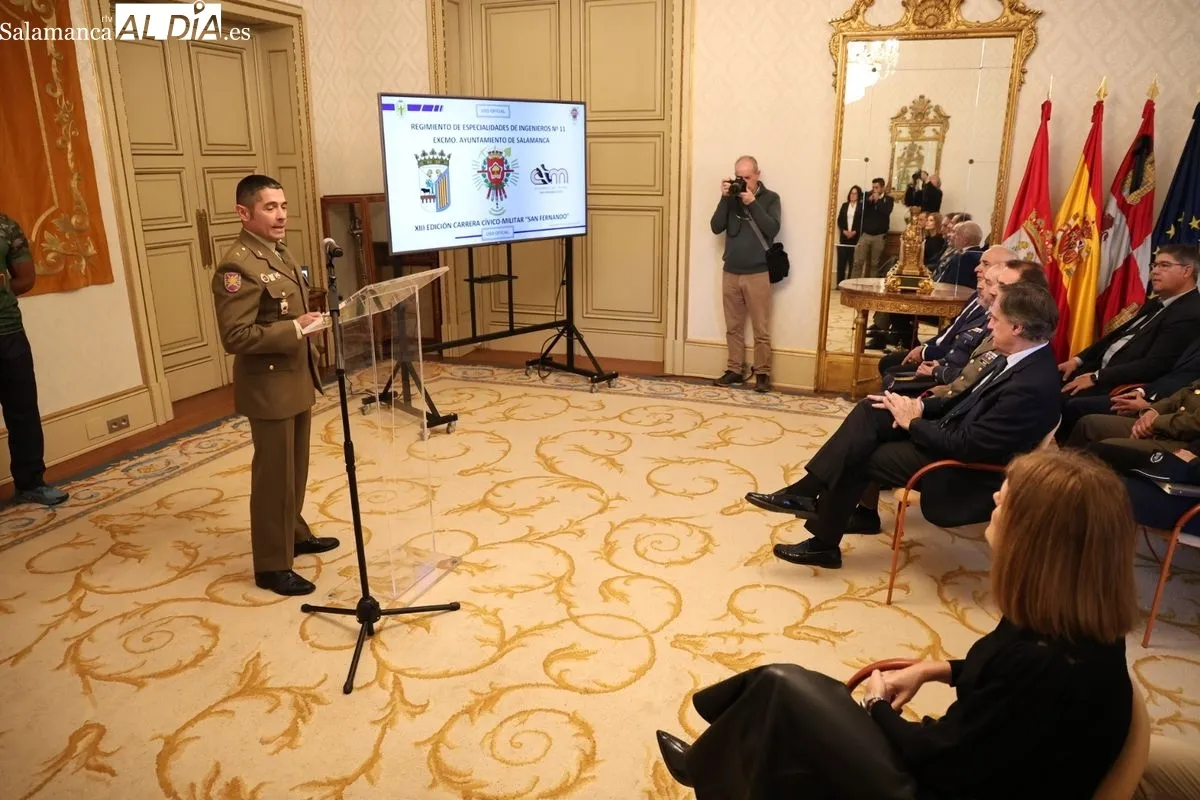 Presentación en el Ayuntamiento de Salamanca de la XIII Carrera Cívico-Militar 'San Fernando'. Foto de David Sañudo