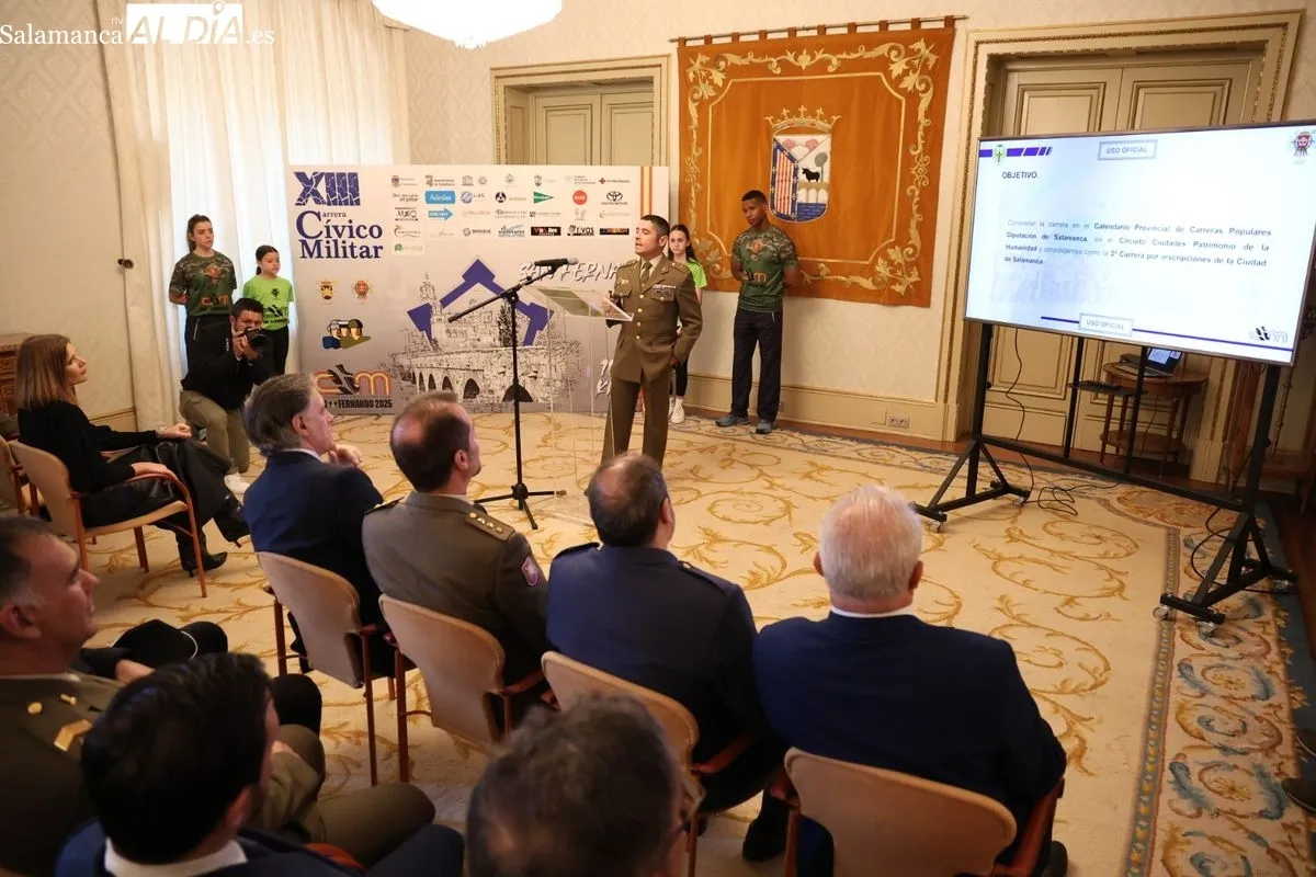 Presentación en el Ayuntamiento de Salamanca de la XIII Carrera Cívico-Militar 'San Fernando'. Foto de David Sañudo