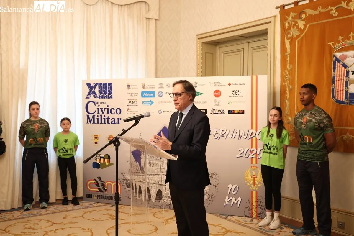Presentación en el Ayuntamiento de Salamanca de la XIII Carrera Cívico-Militar 'San Fernando'. Foto de David Sañudo