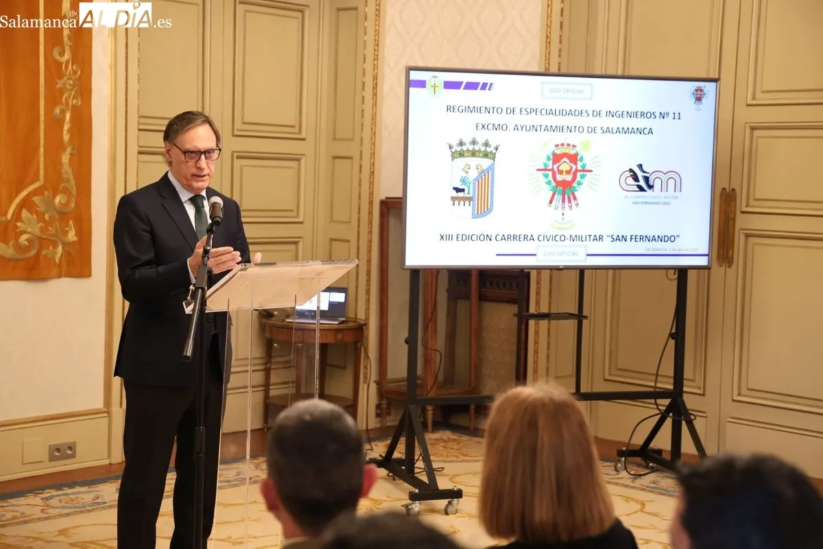 Presentación en el Ayuntamiento de Salamanca de la XIII Carrera Cívico-Militar 'San Fernando'. Foto de David Sañudo