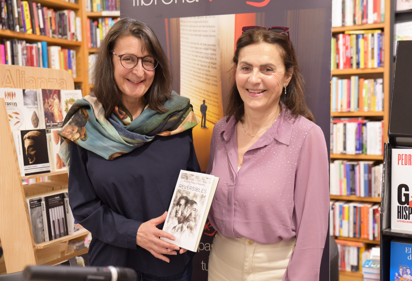 Victoria Pelayo Rapado presenta Reversibles en la Librería Víctor Jara de Salamanca 